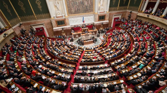 Crise politique dissolution de l'Assemblée national en France Crise politique dissolution de l'Assemblée national en France